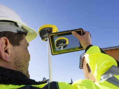 GeoMax presenta il nuovo ricevitore GNSS - ZENITH 40